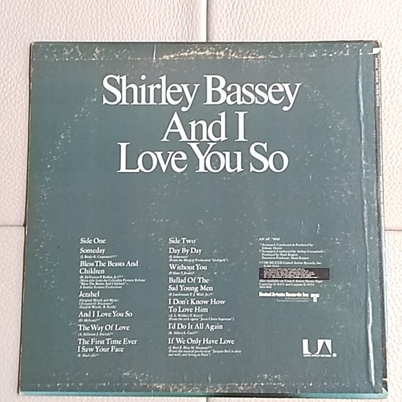 Shirley Bassey - And I Love You So LP - Picture 2 of 4